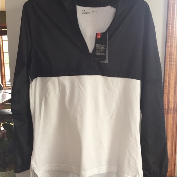 Under Armour Other - New with tags UNDER ARMOR FITTED ATHLETIC HOODIE L